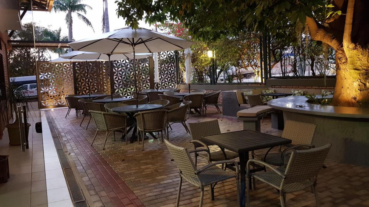 Hotel Das Palmeiras Paracatu Kültér fotó
