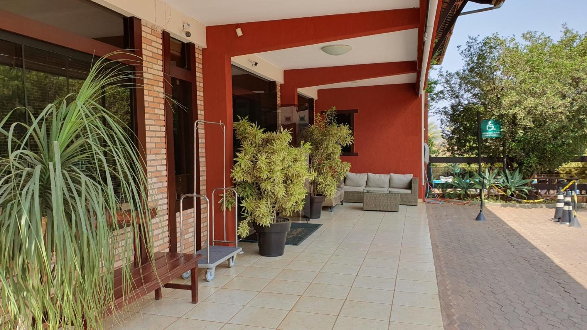 Hotel Das Palmeiras Paracatu Kültér fotó