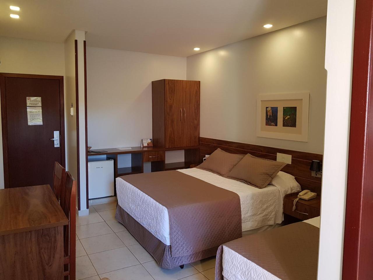 Hotel Das Palmeiras Paracatu Kültér fotó